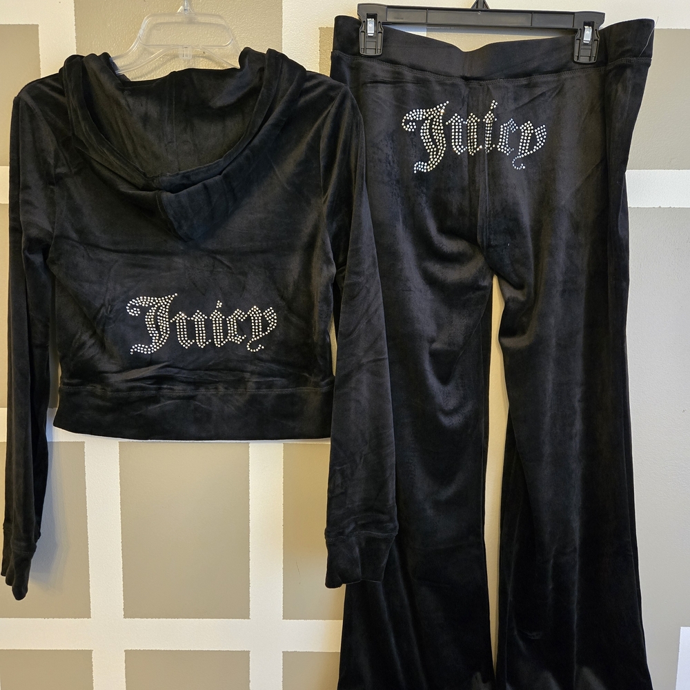 Juicy Couture Black Velour Set with Rhinestones - Picture 5 of 6